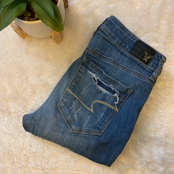 American Eagle Outfitters Denim - American Eagle high rise ripped jeans size 4